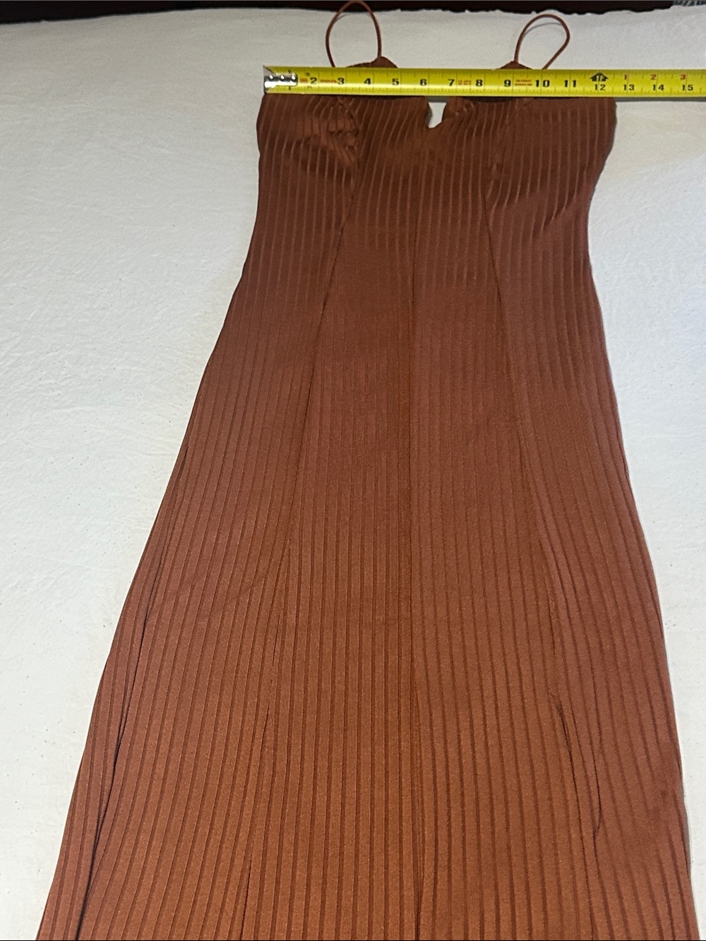 PrettyLittleThing Rust Brown Ribbed Maxi Dress - Picture 3 of 8